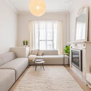 Luxurious, Updated, Warm & Stunning Terraces Vakantiehuis Oostende
