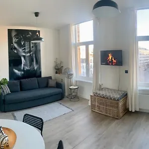 Sleep - Black And White Modern Flat With Cityview Appartement Antwerpen